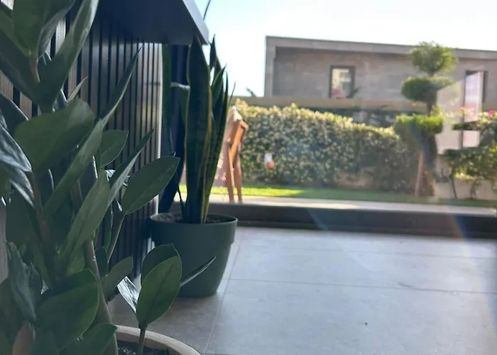 Апартаменты Olea Family With Garden